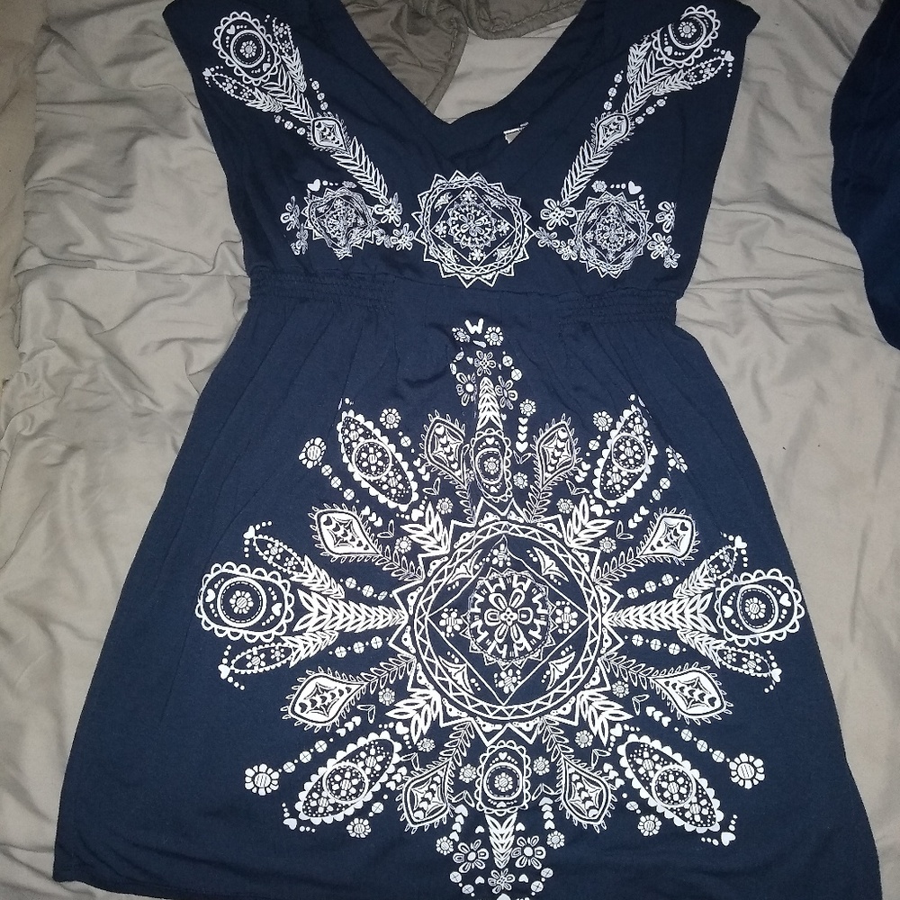 Cute dress top 😍Navy blue w/white pattern